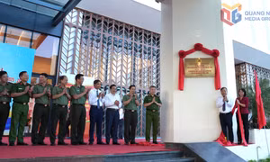 Lễ gắn biển trụ sở I Công an tỉnh Quảng Ninh