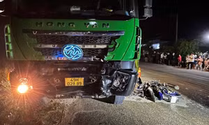 Va chạm trực diện giữa xe ben và xe máy, 1 người tử vong