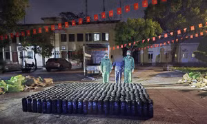 Đồn Biên phòng Đồng Văn: Phát hiện vụ vận chuyển trái phép 472 bình khí cười