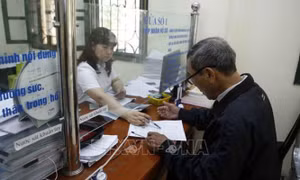 Chuyển công tác sang xã khác có được bảo lưu phụ cấp?