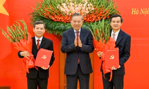 Bộ Chính trị công bố các quyết định về công tác cán bộ