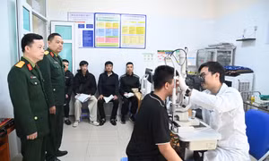 Bộ CHQS tỉnh Quảng Ninh khám sức khỏe công dân tham gia Hải đội dân quân thường trực năm 2026