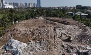 Khởi tố 3 giám đốc công ty môi trường tùy tiện đổ hàng ngàn tấn rác thải xây dựng ra môi trường