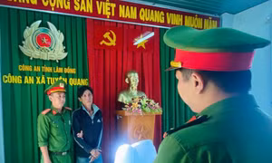 Bắt tạm giam kẻ dùng dao tấn công bạn nhậu ở Lâm Đồng