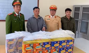 Triệt xoá pháo lậu