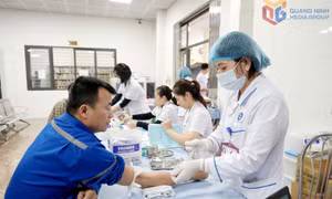 Để thợ mỏ an tâm gắn bó với nghề