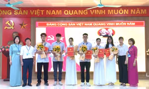 Tạo nguồn phát triển Đảng trong học sinh, sinh viên