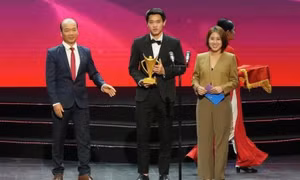 Đình Bắc được vinh danh ở Cúp Chiến thắng