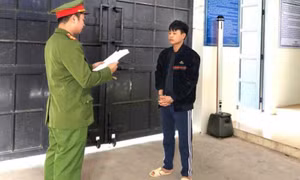 Khởi tố đối tượng giao cấu với bé gái 13 tuổi
