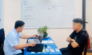 Trộm vàng của bà, cháu nội bán lấy tiền mang đi chơi game