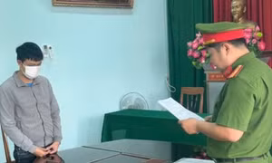 Bắt cựu nhân viên ngân hàng lừa đảo tiền tỉ để cá độ bóng đá