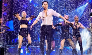 Nhạy cảm giới trong showbiz