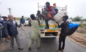 Ấn Độ và Pakistan di dời hơn 100.000 dân trước khi bão Biparjoy đổ bộ