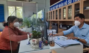 Lao động bị 'treo' quyền lợi BHXH vì mượn hồ sơ đi làm