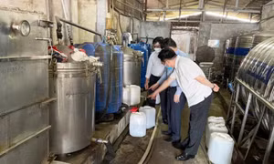 Siết chặt quản lý sản xuất rượu thủ công