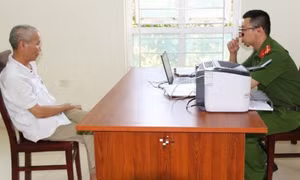 Nghệ An bắt nhóm đối tượng làm giả con dấu, tài liệu của cơ quan, tổ chức với số lượng lớn