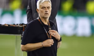 Mourinho trả giá đắt