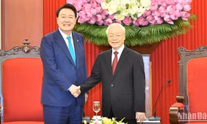 Tổng Bí thư Nguyễn Phú Trọng tiếp Tổng thống Hàn Quốc Yoon Suk Yeol