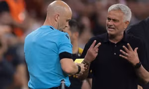 Mourinho bất mãn rút khỏi Hội đồng bóng đá UEFA sau án phạt nặng 
