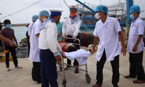Tăng cường năng lực, chất lượng dịch vụ y tế khu vực biển, đảo