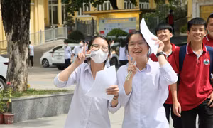 "Lòng hiếu thảo” và tình cảm thủy chung, gắn bó với quê hương vào đề thi Ngữ văn