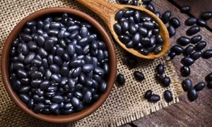 4 nhóm người không nên ăn đậu đen