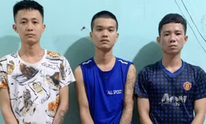 Nhóm cướp đột nhập nhà dân, đánh người, cướp điện thoại iPhone