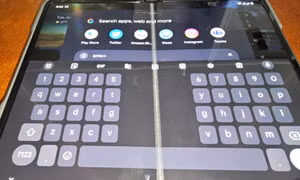 Điện thoại gập của Google vừa bán đã lỗi màn hình