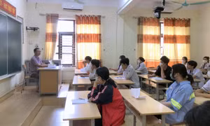 Thí sinh chính thức làm thủ tục thi tốt nghiệp THPT năm 2023