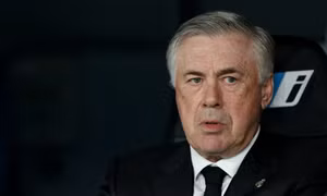 HLV Ancelotti kiện Everton