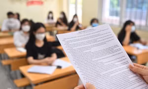 Vì sao hai người ra đề môn Sinh liên quan vụ lộ đề thi THPT năm 2021?