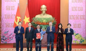 Tổng Bí thư Tô Lâm trao Quyết định của Bộ Chính trị cho 4 Đảng bộ trực thuộc Trung ương và 3 cơ quan Đảng ở Trung ương