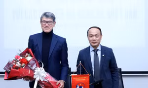 VFF ký hợp đồng với hai chuyên gia Nhật Bản để giúp bóng đá Việt Nam