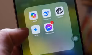 DeepSeek 'lưu dữ liệu người dùng không mã hóa'