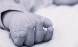Bé gái 5 tháng tuổi ở Hà Nội tử vong bất thường khi gửi ở điểm trông trẻ