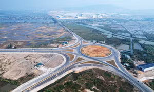 Hoàn thiện giao thông kết nối liên vùng