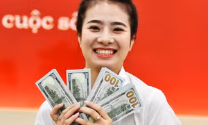 Giá USD ngân hàng vượt 25.600 đồng, cao chưa từng có