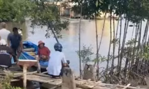 Xuồng máy đâm nhau trên sông, bé 3 tuổi ở Cà Mau mất tích