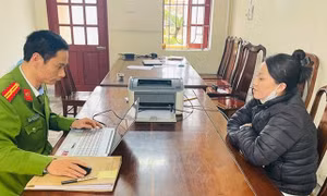 Xin đi nhờ vệ sinh rồi lẻn vào phòng ngủ trộm tiền