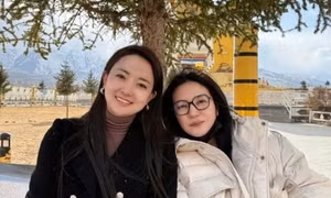 Triệu Vy lộ diện sau biến cố