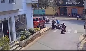 Hai nam thanh niên đánh người sau va chạm giao thông ở Buôn Ma Thuột
