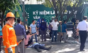 Bảo vệ phố đi bộ ở TPHCM bị đánh gục khi nhắc nhở người dẫn chó không rọ mõm