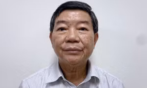 Cựu Giám đốc Bệnh viện Bạch Mai hầu tòa cùng đồng phạm