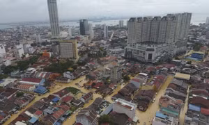 Hàng nghìn người phải sơ tán do lũ lụt tại Malaysia