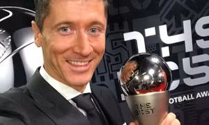 Lewandowski thắng giải The Best 2021