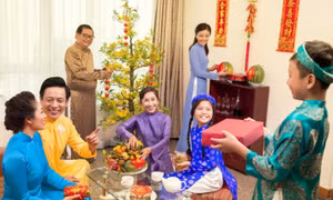 Xây dựng người Việt Nam phát triển toàn diện từ gia đình