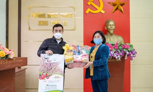 AES Việt Nam trao quà Tết cho các hộ gia đình và học sinh hoàn cảnh khó khăn tại các tỉnh Quảng Ninh, Bình Thuận