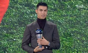 Ronaldo đoạt giải 'Đặc biệt' của FIFA