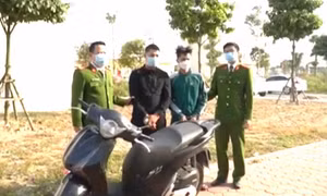 Bắt 2 tên trộm xe SH, dùng dao bầu chống trả Công an