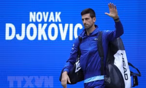 Chính phủ Australia tạm hoãn trục xuất tay vợt Novak Djokovic